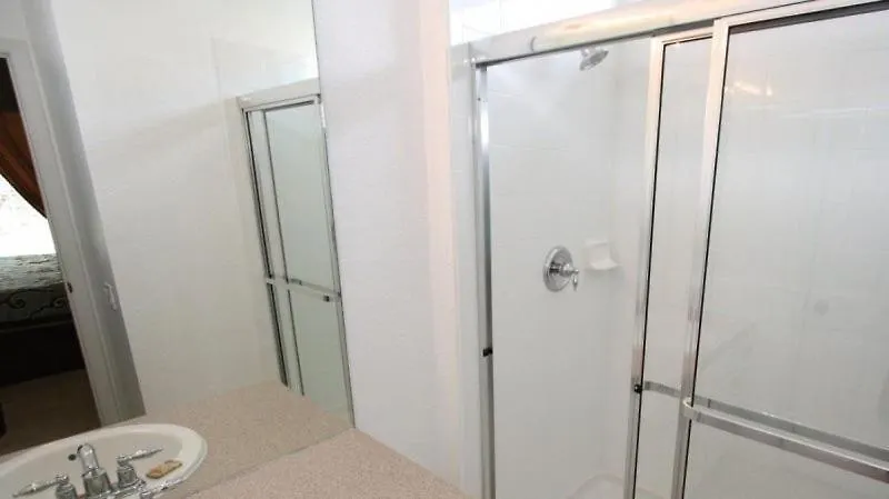 Awesome 5 Bedroom 5 Bath Pool In Windsor Hills *