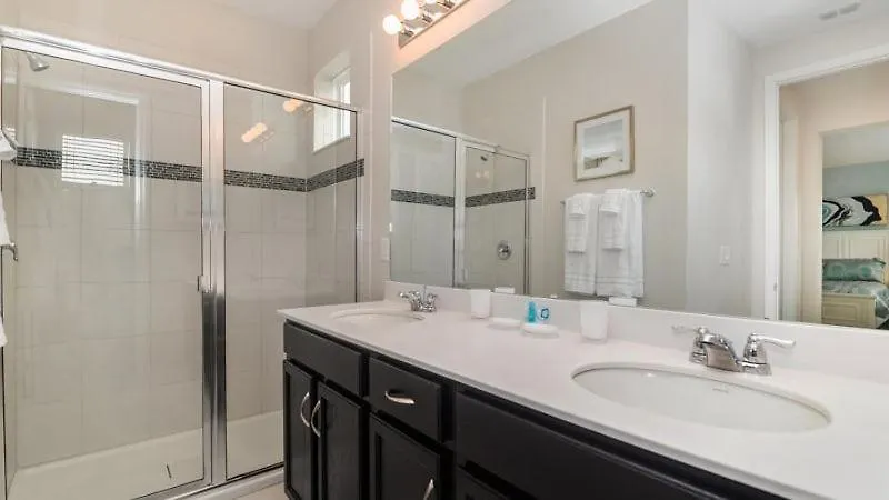 Modern Solara 4 Bedroom Pool *