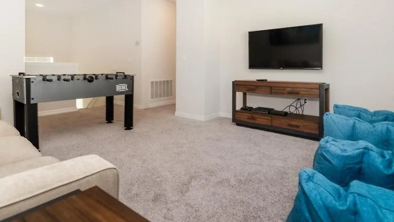 Modern Solara 4 Bedroom Pool *
