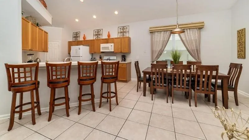 Gated 6 Bed 4 Bath With South Facing Pool *
