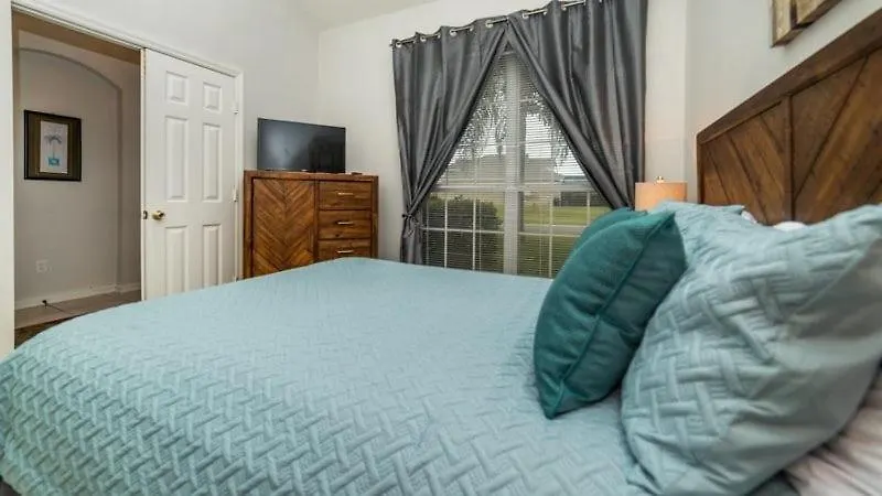 Gated 6 Bed 4 Bath With South Facing Pool Orlando