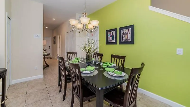 Gorgeous 5 Bed 4 Bath Townhome With Splash Pool In Paradise Palms 度假居