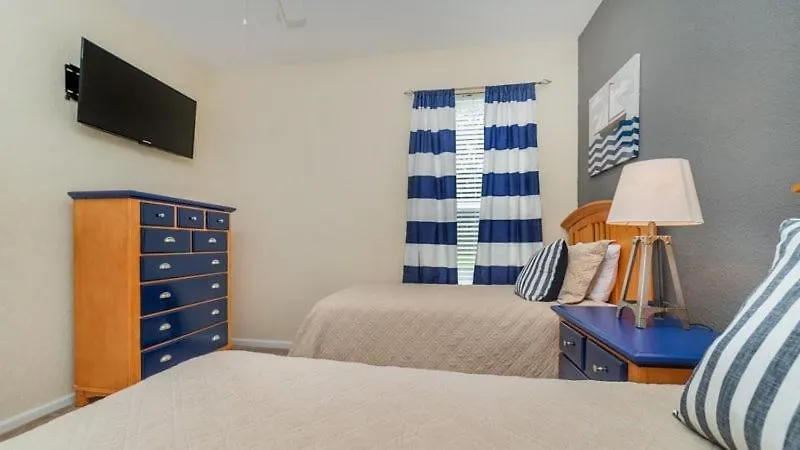 1 Mile To 4 Bedroom 4 Bath Pool In The Windsor Hills *
