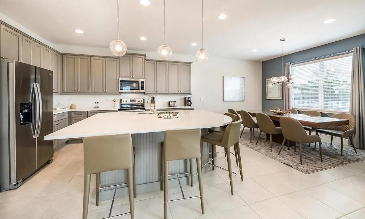Colorful 5 Bdrm With Game In Encore