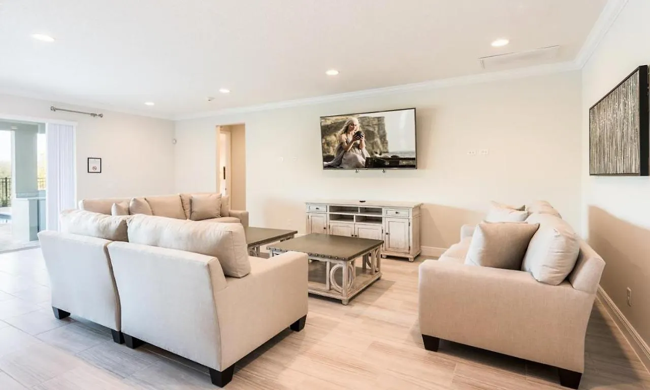Wonderful 13 Bdrm With Private Theater At Reunion 펜션