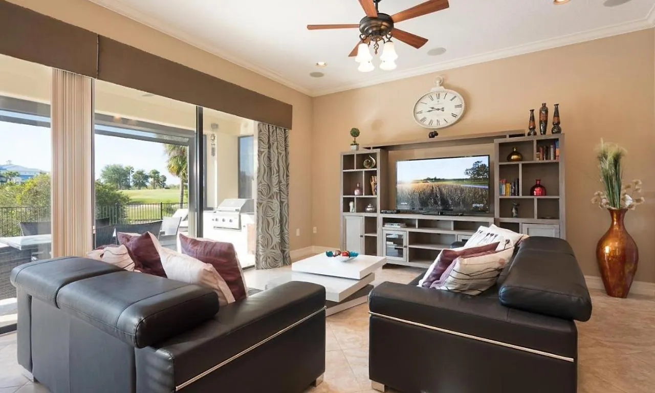 Classic 4 Bdrm With Golf Course Views At Reunion 別荘 キシミー