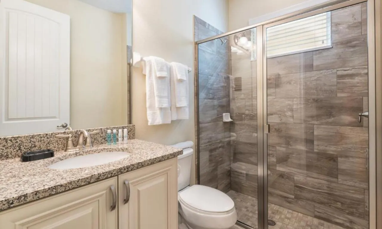 Semesterbostad Spacious 13 Bdrm Oasis With Large Pool And Deck At Reunion *