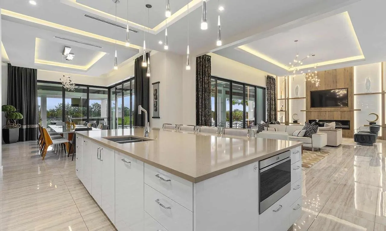Luxurious 9 Bdrm Estate With Golf Simulator And Entertainment Loft At Reunion Casa de Férias