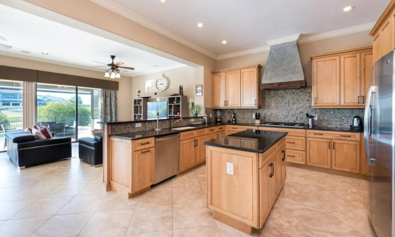 Classic 4 Bdrm With Golf Course Views At Reunion