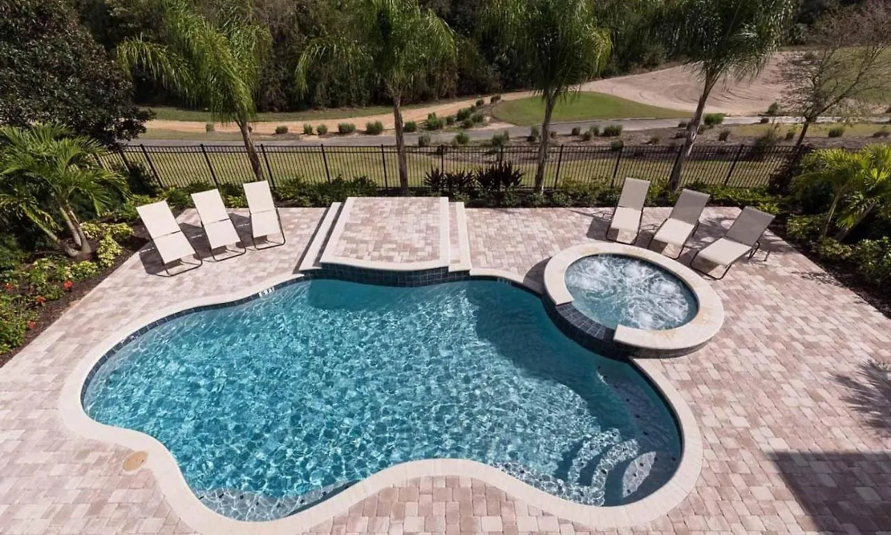 Spacious 13 Bdrm Oasis With Large Pool And Deck At Reunion