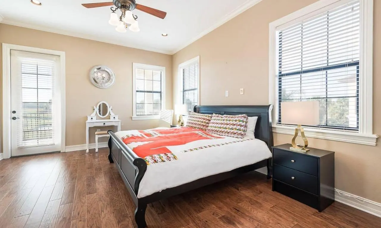 Classic 4 Bdrm With Golf Course Views At Reunion *