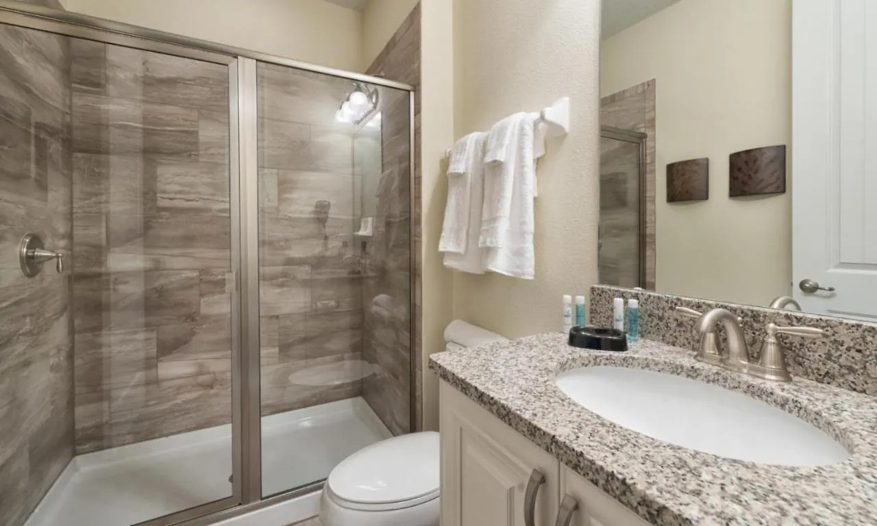 Spacious 13 Bdrm Oasis With Large Pool And Deck At Reunion