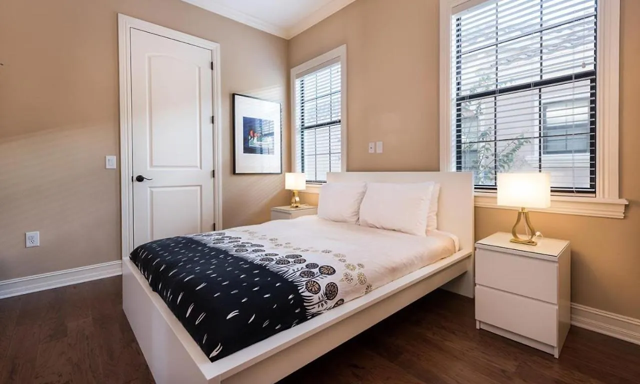 Classic 4 Bdrm With Golf Course Views At Reunion