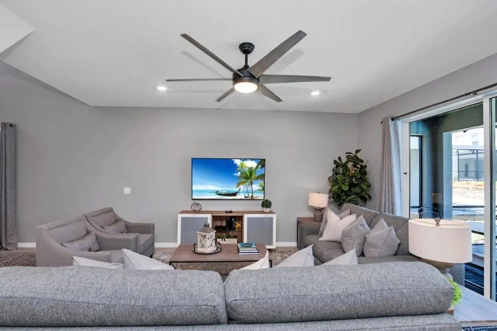 5 Bed With Fantastic Game In Fun Resort! Townhouse Holiday home