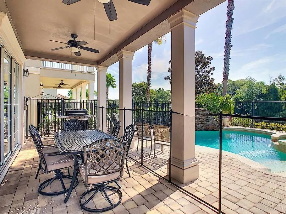 Two King En-suites …inside The Prestigious Reunion Casa de Férias *