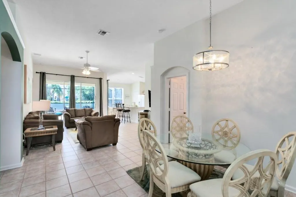 4 Bedroom 3 Bath South Facing Pool *