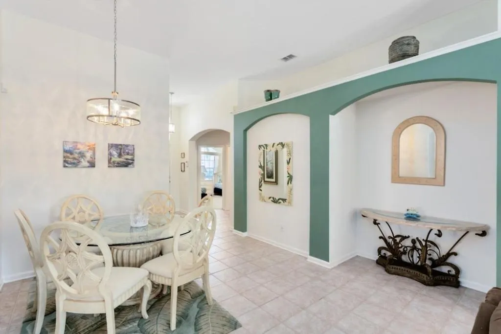 4 Bedroom 3 Bath South Facing Pool קיסימי