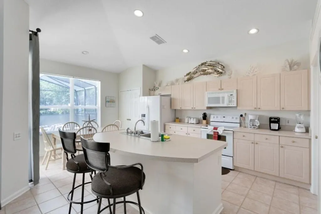 4 Bedroom 3 Bath South Facing Pool