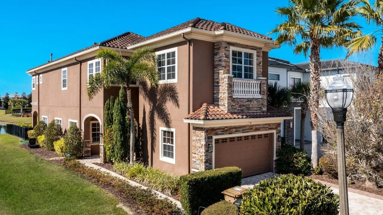 Front Luxury Estate Reunion Near World Βίλα