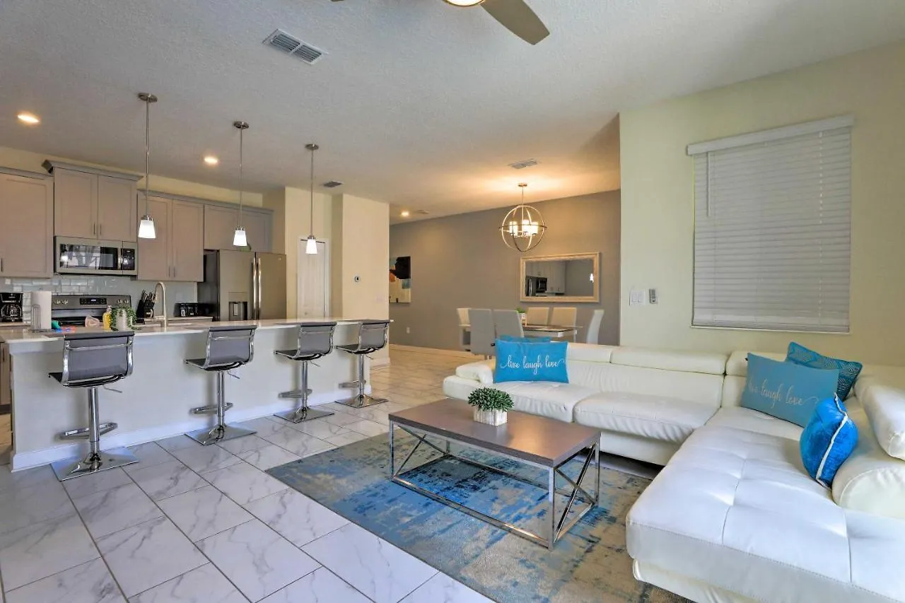Holiday home Chic Townhome, 5 Mi To World! *