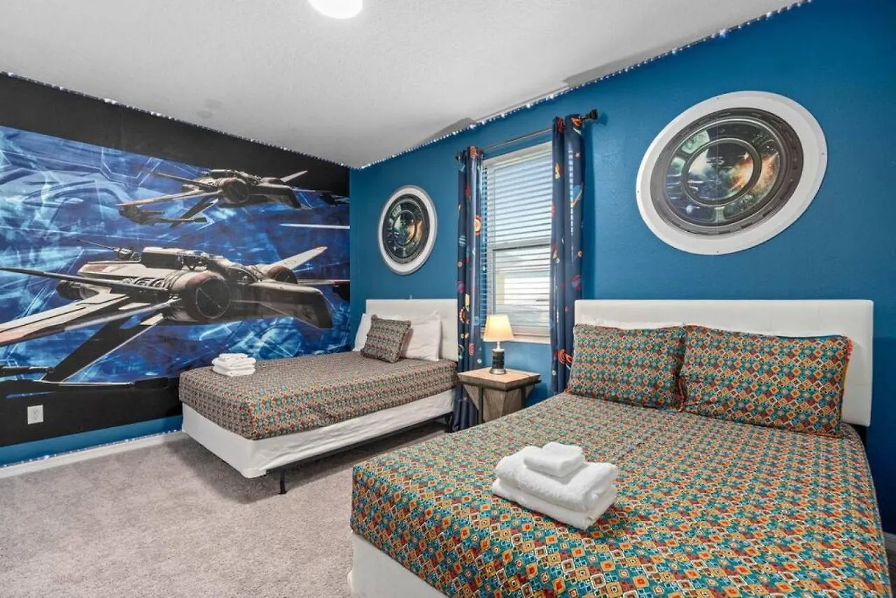 Modern Solara With Pool, 7bd Willa