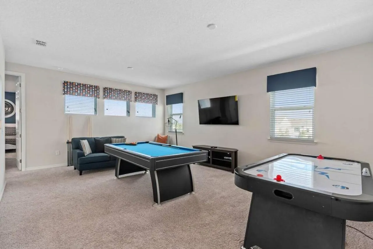 Modern Solara With Pool, 7bd Willa *