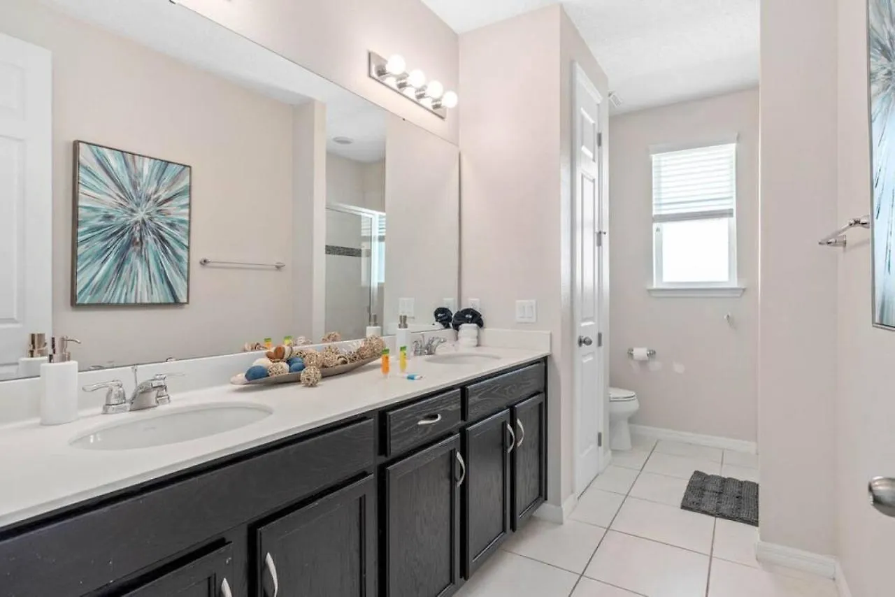Modern Solara With Pool, 7bd Willa Kissimmee