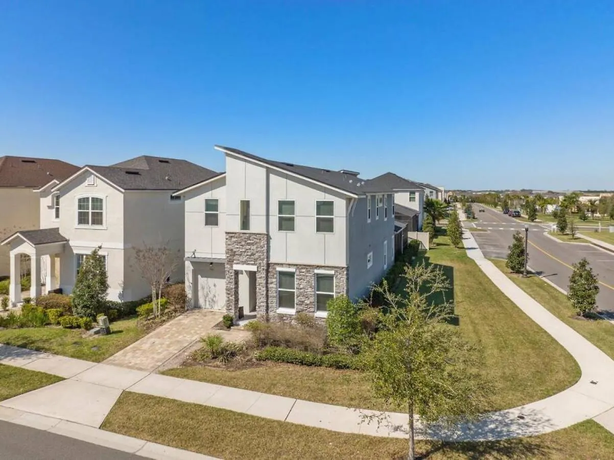 Modern Solara With Pool, 7bd Willa