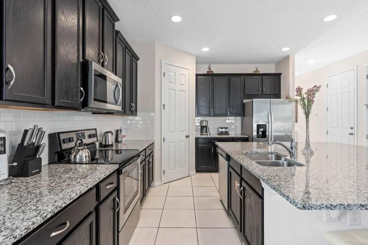 Willa Modern Solara With Pool, 7bd Kissimmee
