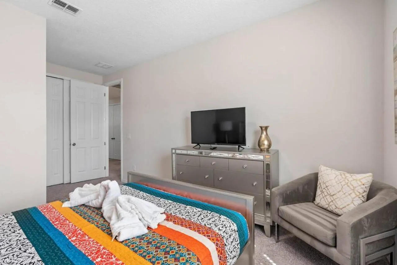 Willa Modern Solara With Pool, 7bd Kissimmee
