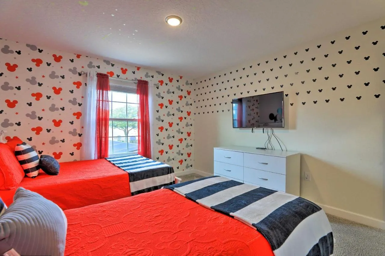 Holiday home Chic Townhome, 5 Mi To World! *