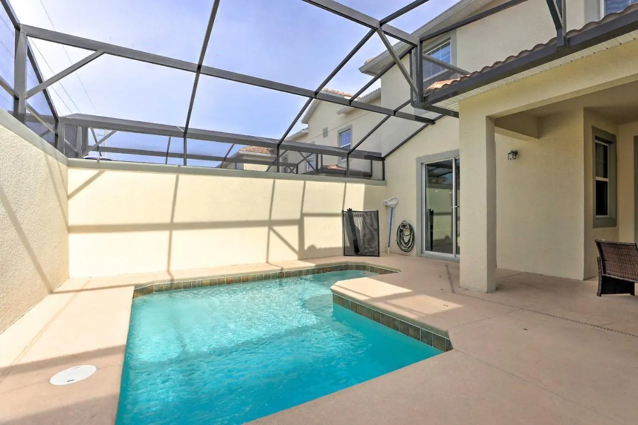 Chic Townhome, 5 Mi To World!