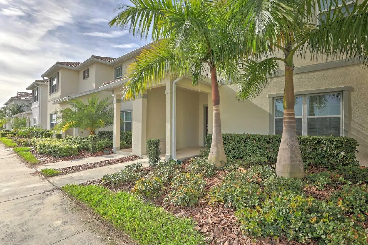 Holiday home Chic Townhome, 5 Mi To World! Kissimmee