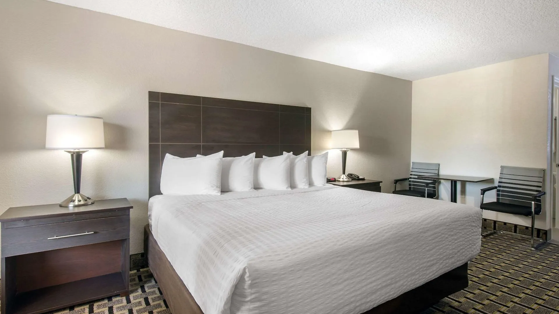 Clarion & Kissimmee-lake Buena Vista South Hotel