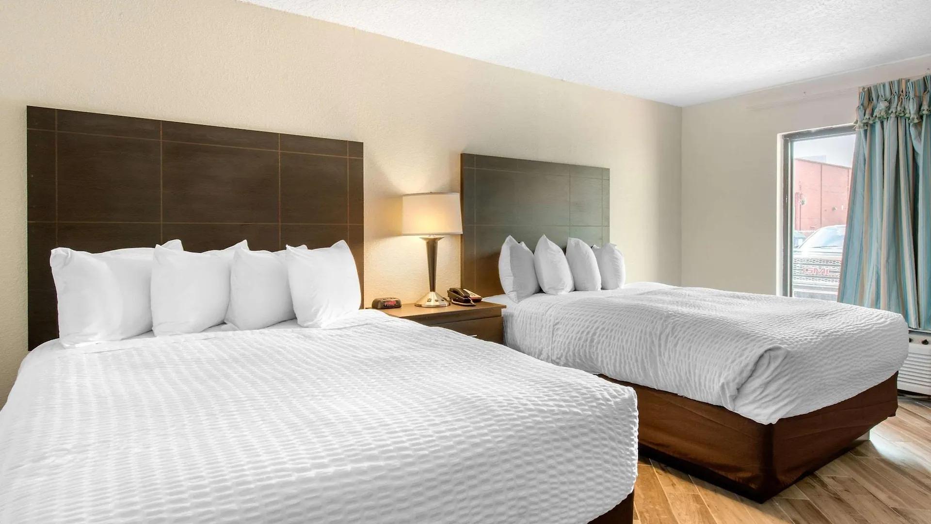Clarion & Kissimmee-lake Buena Vista South Hotel