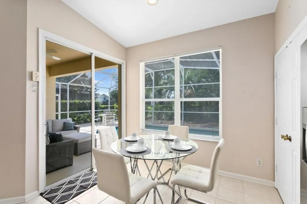 South Facing Pool 4 Bedroom 3 Bath *