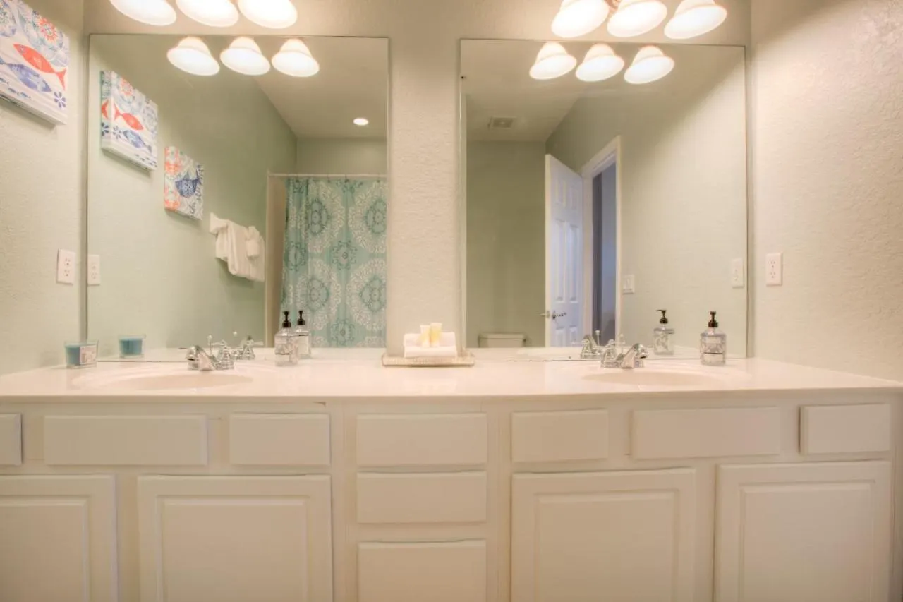 Cozy Townhome In Vista Cay W Garage
