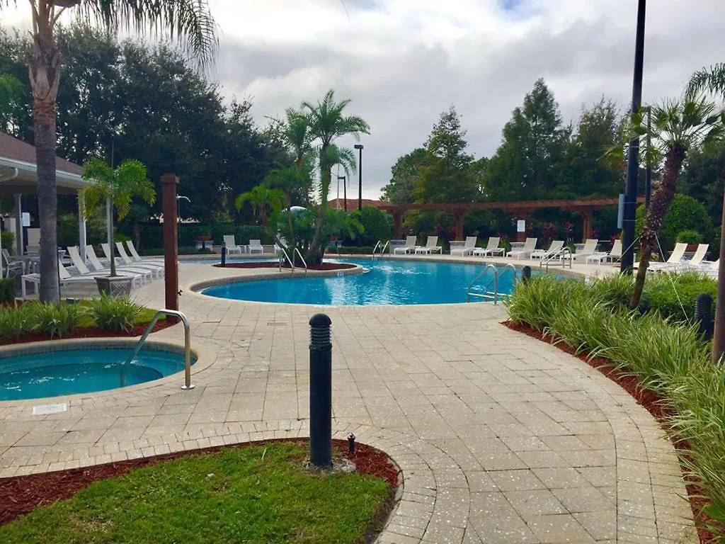 Charming Townhouse With 2 King & Amazing Pool Only 10 Mins To Ferienhaus