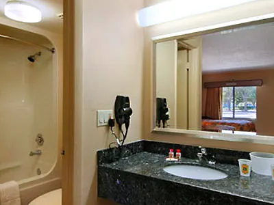 Super 8 By Wyndham Kissimmee/maingate/orlando Area Hotel