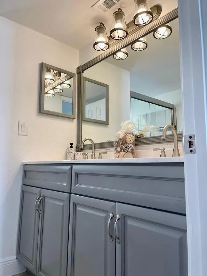 Grand Deluxe 3br Near Parks Apartman