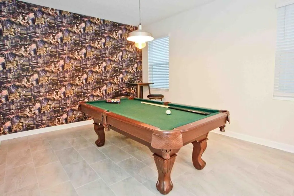 Storey 7 Bedroom With Extra Large Bedrooms! 度假居 *