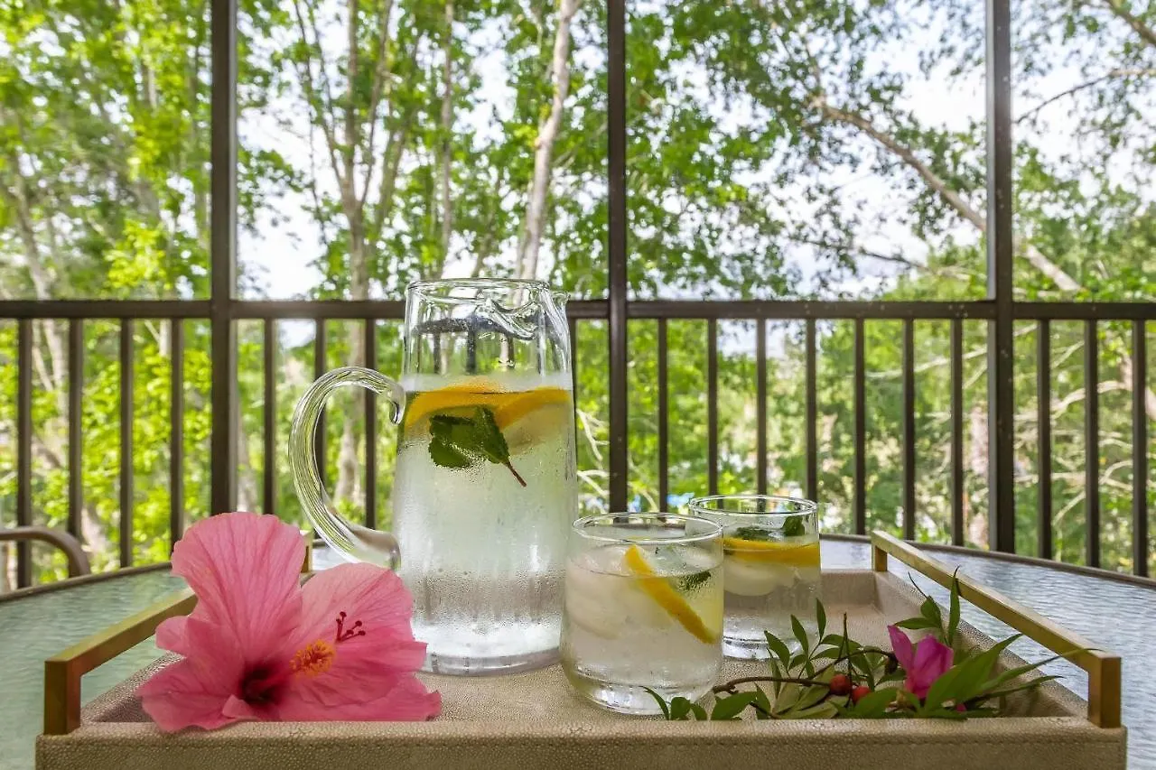 Grand Getaway At Bahama Bay * Four Corners