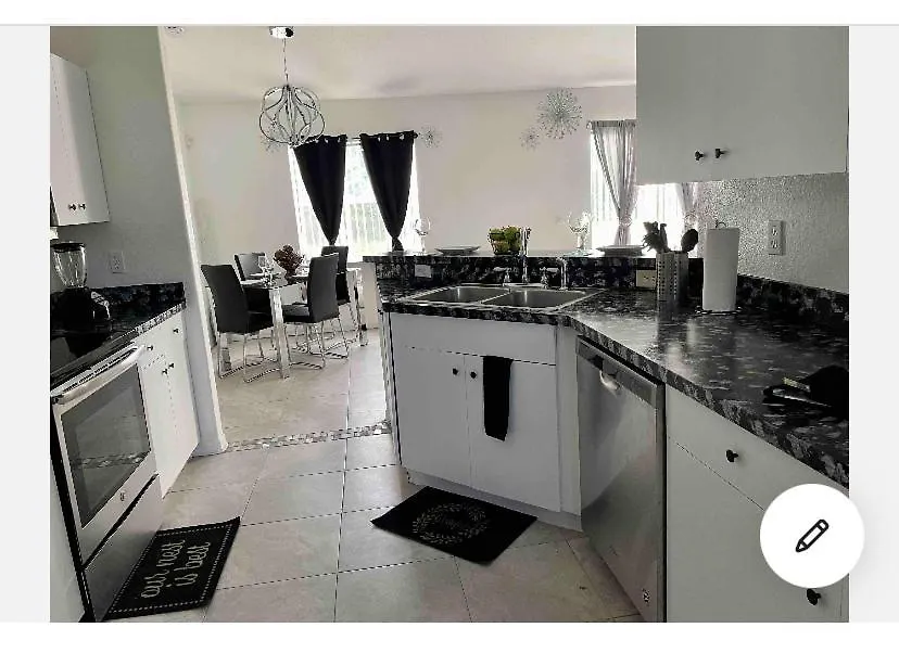 Cozy Spacious 4bd With Garden Tub Near 키시미