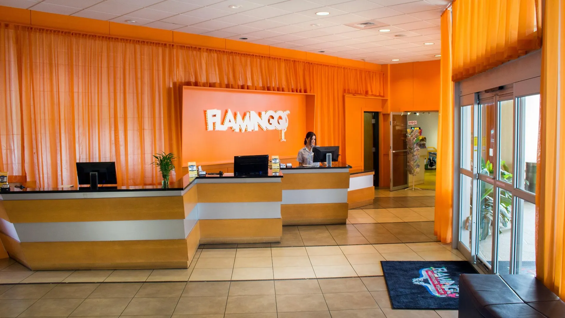 Hotel Ramada By Wyndham Flamingo Water Park Kissimmee