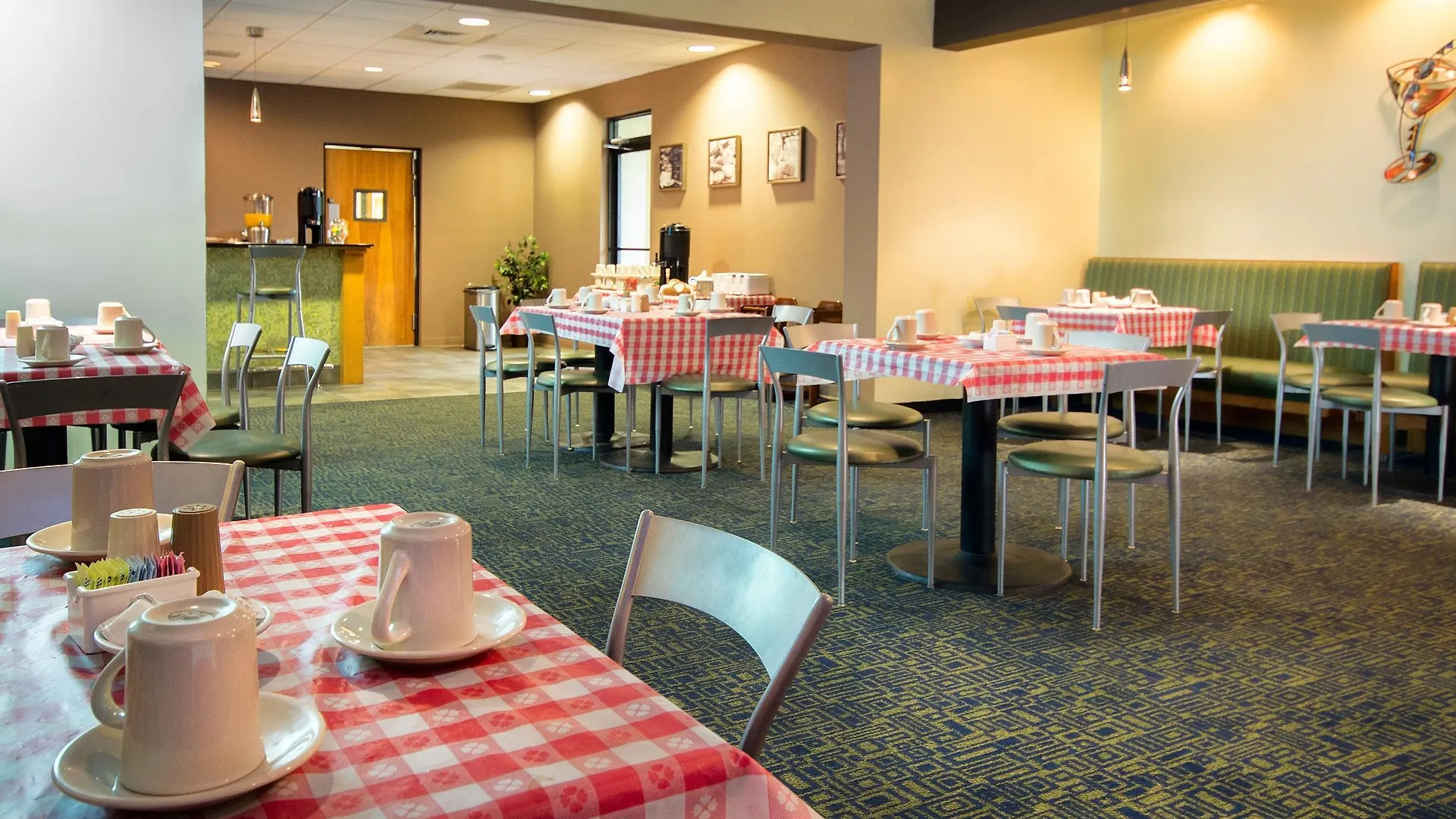 Ramada By Wyndham Flamingo Water Park Kissimmee