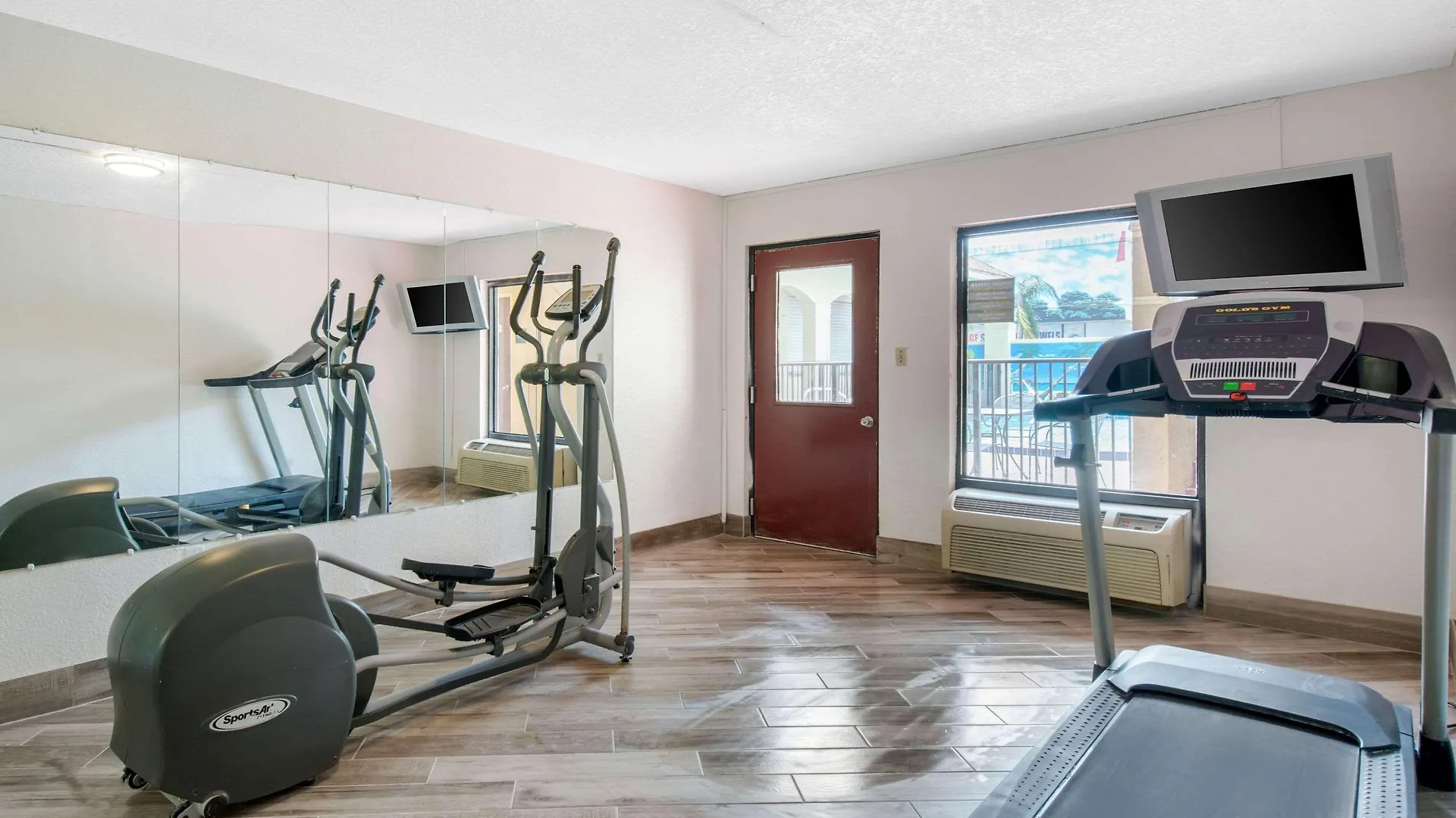 Clarion & Kissimmee-lake Buena Vista South Hotel 3*