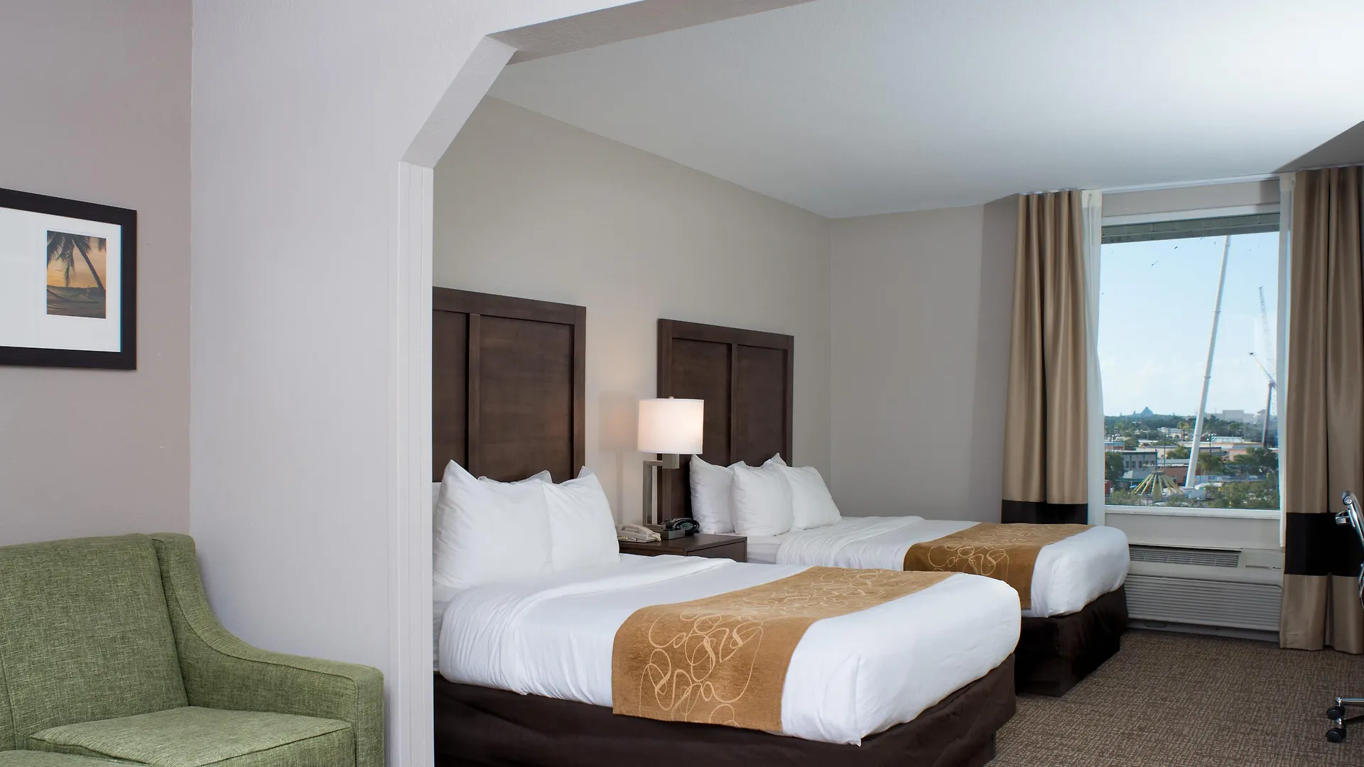 Comfort Maingate East 3*