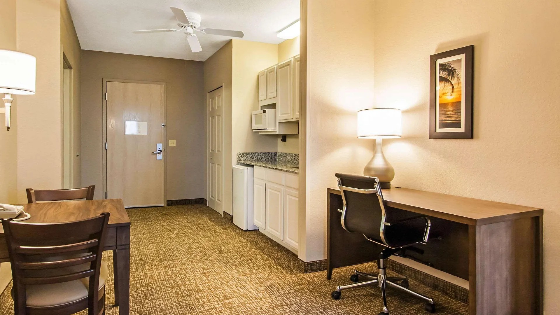 Comfort Maingate East 3*