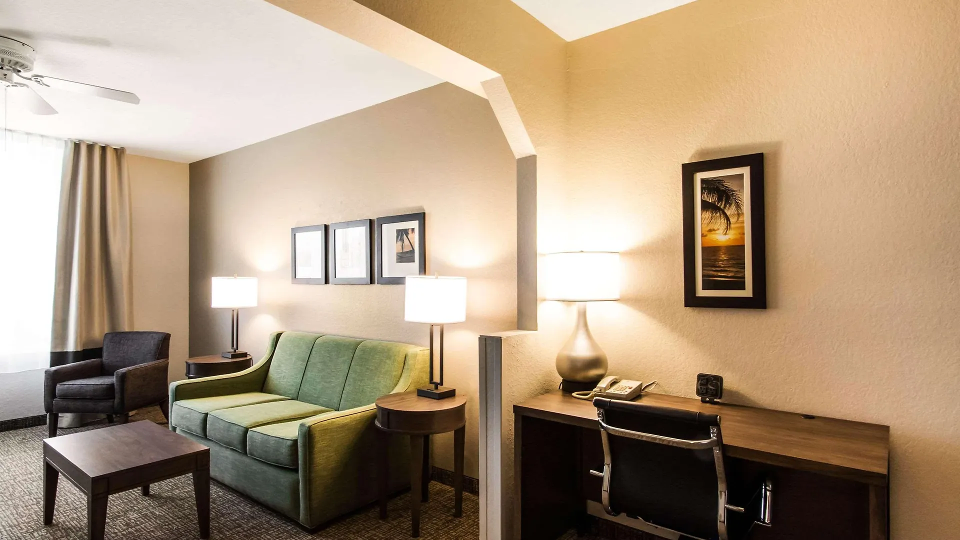 Comfort Maingate East 3*