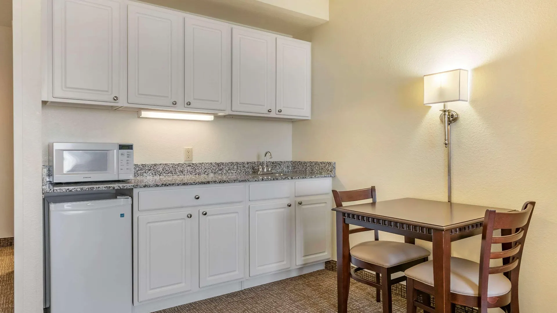 Hotel Comfort Maingate East